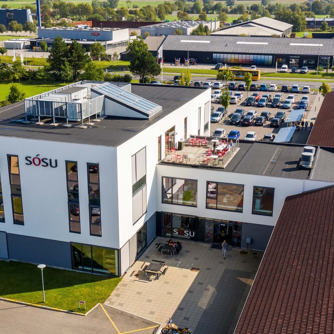SOSU-skolen i Nykøbing Falster fotograferet fra oven