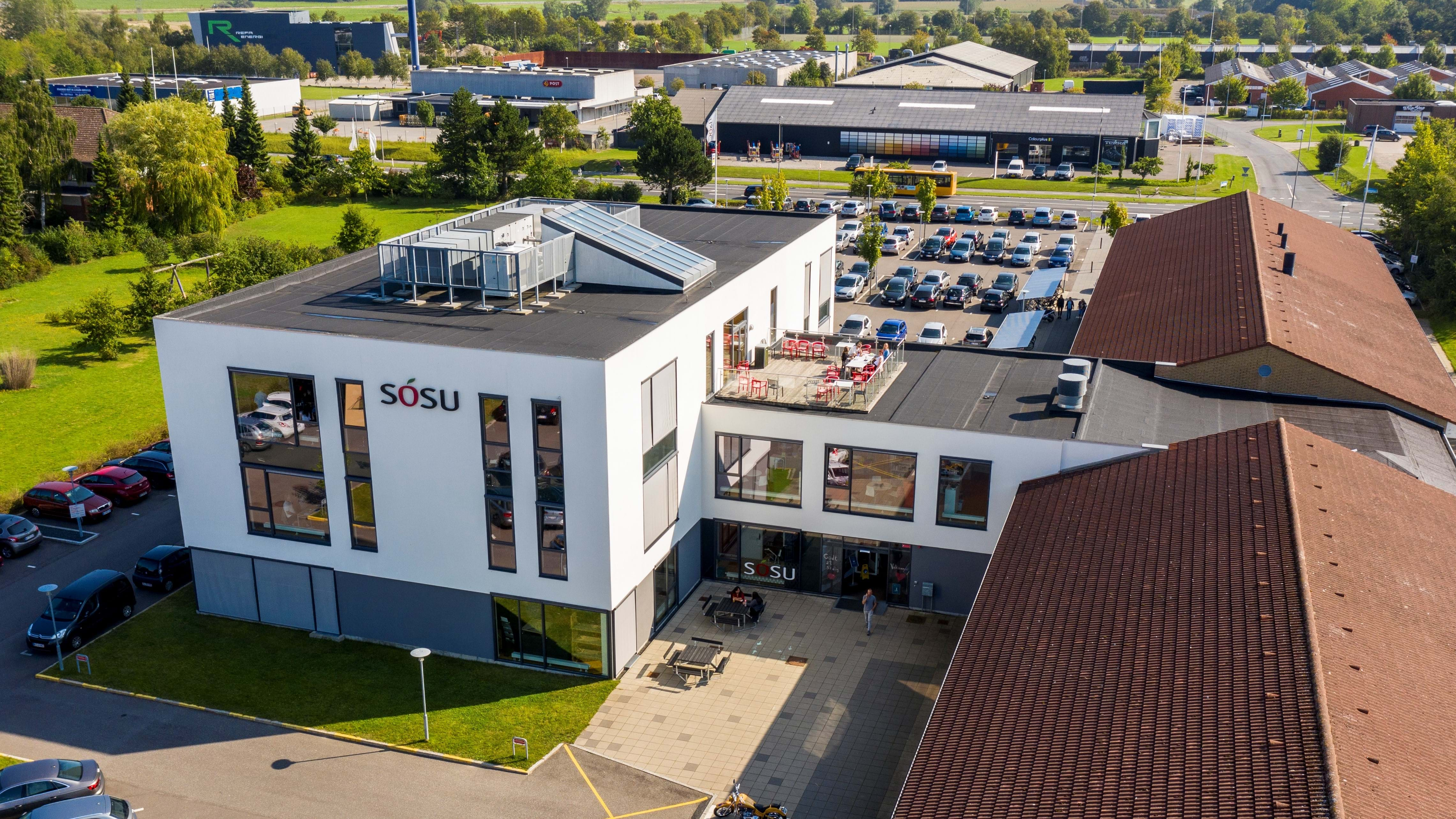 Luftfoto af SOSU-skolen i Nykøbing Falster.